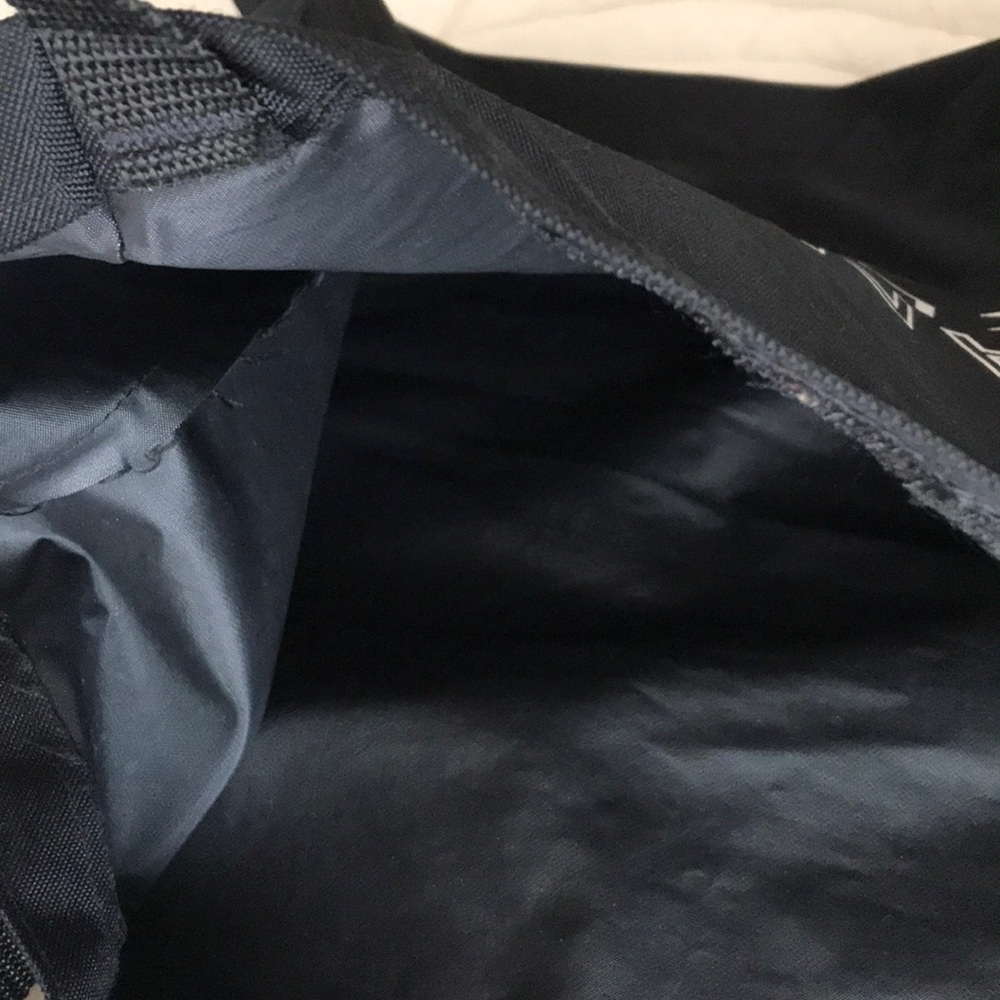 Anne Klein tote. Black canvas type - Picture 4 of 4